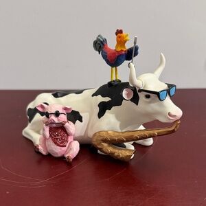 CowParade "Mixed Plate Blues" figurine, model #9141 (retired) 2001